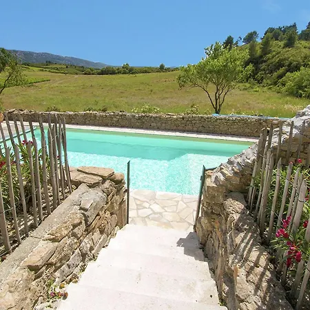 In With Pool & Views, Cleaning Included *